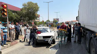 Kula'da otomobil ve tır çarpıştı: 1 yaralı