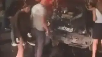 Astsubayları taşıyan otomobil kaza yaptı!