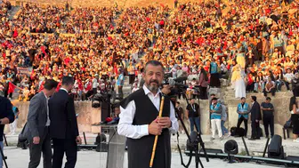 Manisalı sanatçı Ahmet İnce, Efes’in tarihi sahnesinde