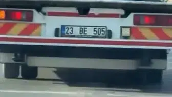 Çekicinin üstünde taşıdıkları görenleri şaşkına çevirdi