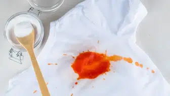 Salça ve domates lekesi nasıl çıkar? İlk müdahalede soğuk su detayı