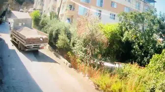 Bahçede indir topluyordu: 10 çocuklu kadın canından oldu