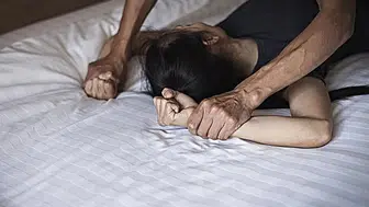 Genç kadına dehşeti yaşatan 5 kişi tutuklandı