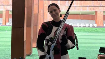 Manisalı milli sporcu İrem Denktaş’tan Türkiye rekoru üstü atış