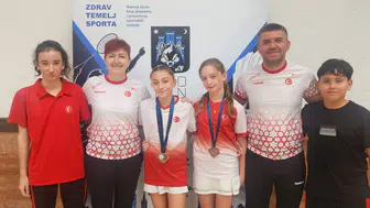Manisalı badmintonculardan Hırvatistan’da 2 bronz madalya