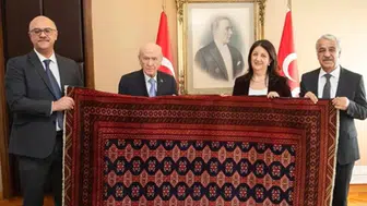 PKK lideri Öcalan'dan Bahçeli'ye kilim hediyesi