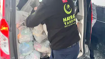 Hayrat İnsani Yardım Derneği Manisa'daki yardımlarını sürdürüyor