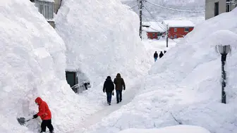 Kar binaları yuttu! Tarihi yağış gerçekleşti