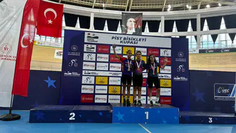 Manisalı genç bisikletçiler Konya’dan madalyalarla döndü