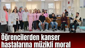 Öğrencilerden kanser hastalarına müzikli moral