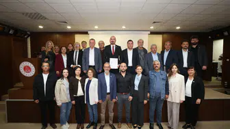 YENİ Parti Yunusemre İlçe Başkanı Yalçın Arçak mazbatasını aldı