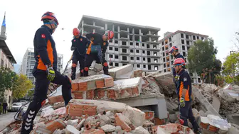 Deprem senaryosu tatbikatı nefes kesti