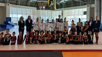 Minik cimnastikçiler Özay Gönlüm için yarıştı