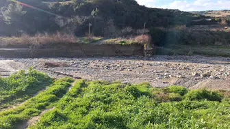 Manisa'da yağış sonrası dere taştı