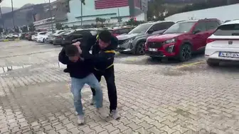 Kadınlar tuvaletinde kadınların görüntülerini çekti!