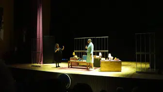 Tiyatro oyununa büyük ilgi