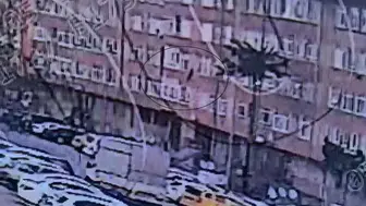 5.kattan atlayarak intihar etti!