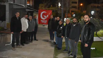 Milli Yol Partisi Kadir Gecesi’nde helva dağıttı