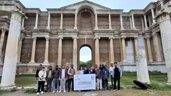 Uluslararası öğrenciler Sardes’i gezdi