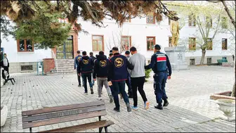 Çobanları hamama götürüp oyaladılar, 36 büyükbaş hayvanı çaldılar