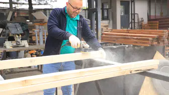 Saruhanlı Belediyesi'nden parklarda bakım ve onarım seferberliği