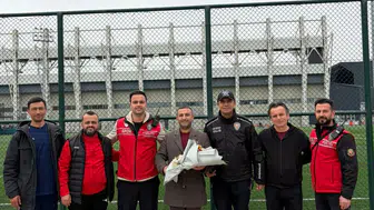Manisa Amatör Spor Kulüpler Birliği’nden polislere karanfil