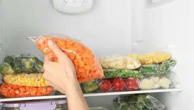 Buzlukta saklayabileceğiniz gıdalar açıklandı: Hem israf azalıyor hem zaman kazanılıyor