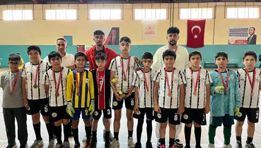 Dr. Ömer Faruk Meriç Ortaokulu futsalda Manisa dördüncüsü oldu