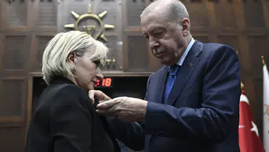 CHP'den ayrılan vekil AK Parti'ye katıldı