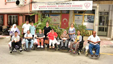 Manisa Bedensel Engelliler Derneği bağışlanan etleri üyelere dağıttı