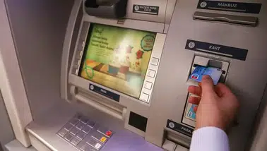 ATM dolandırıcılarının yeni yöntemleri ortaya çıktı! Tuş takımı ve kameraya dikkat