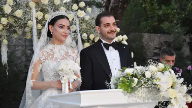 Manisa iş dünyasını buluşturan düğün! Ece ile Ömer Faruk mutluluğa "evet" dedi