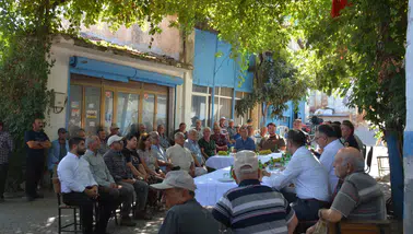 Salihli'de muhtarlar ve vatandaşlarla buluşma: Yüksek sıcaklıklara karşı kritik uyarı
