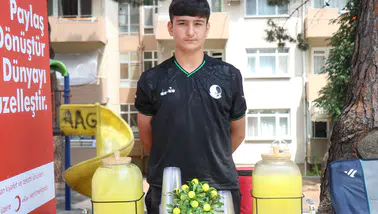 Limonata satarak kazandığı para dudak uçuklattı