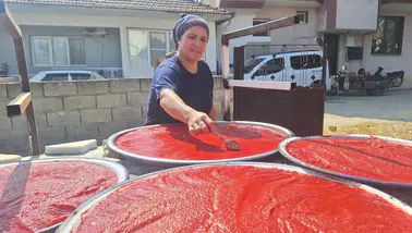 Manisa'da ev hanımlarının kışlık hazırlıkları başladı