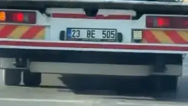 Çekicinin üstünde taşıdıkları görenleri şaşkına çevirdi
