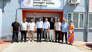 AK Partili Başkan Temizel’den okula ziyaret
