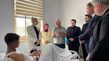 Anahtar Parti’den yaralı öğrencilere ve ailelerine ziyaret