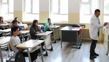 Okullarda Devamsızlık Hakkı Kaç Gün? Lise ve Ortaokullarda Sınıfta Kalma Sınırı 2026