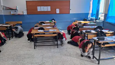 Manisa'da okulda deprem tatbikatı