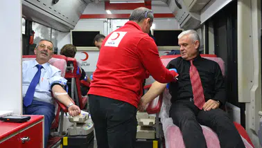 Manisa’da Esnaf Odalarından ortak kan bağışı kampanyası