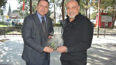 Manisa Dostlar Meclisi'nden Gürhan Özcan'a ziyaret