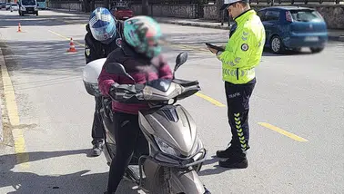 Manisa'da motosiklet sürücülerine ceza yağdı
