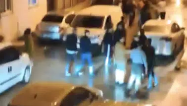 Sokak ortasında meydan muharebesi gibi kavga