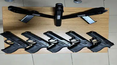 İzmir'de Silah Ticareti Yapan 2 Şüpheli Yakalandı