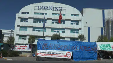 Onlarca Gün Fabrika Önünde Grev Yapıyorlar