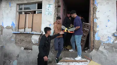 Alkollü adam 25 metreden yere çakıldı