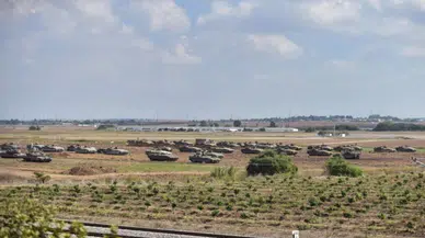 İsrail tanklarla cephe hattını genişletiyor