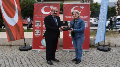 Salihli halkı şehitlerini unutmadı