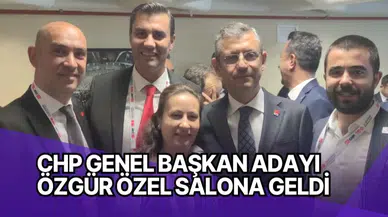 CHP Genel Başkan adayı Özgür Özel salona geldi